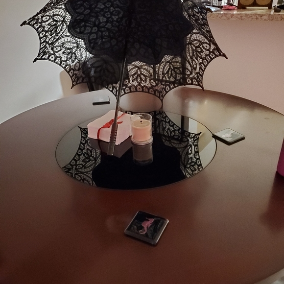 Meet your Posher, Yunaleska - Picture 2 of 4